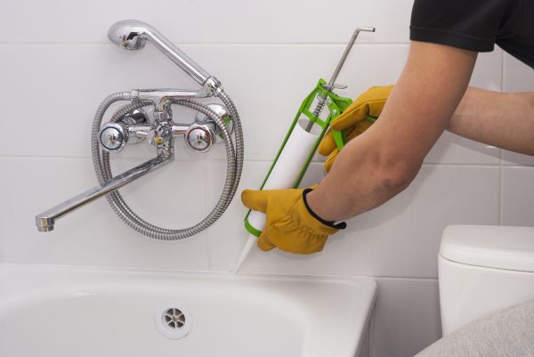 Cost of Bathtub Caulking in Pueblo